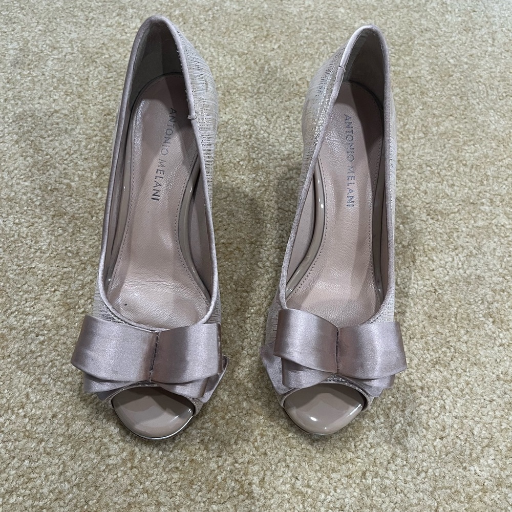 ANTONIO MELANI Cream Heels with Bow Detail